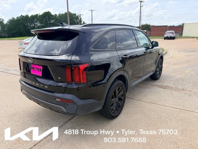 Certified 2021 Kia Sorento S AWD/4WD image 11