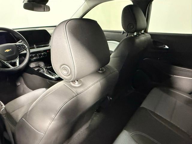 Used 2025 Chevrolet Trax LT w/ LT Convenience Package image 34