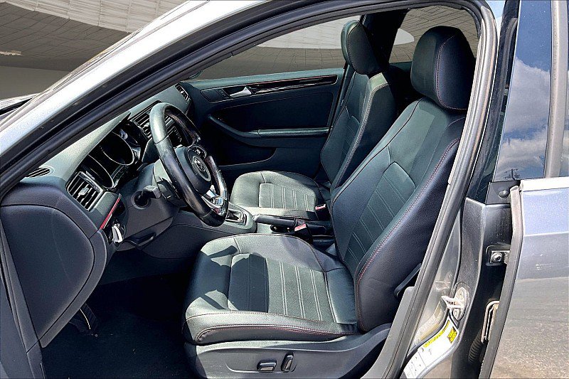 Used 2017 Volkswagen Jetta GLI FWD image 22