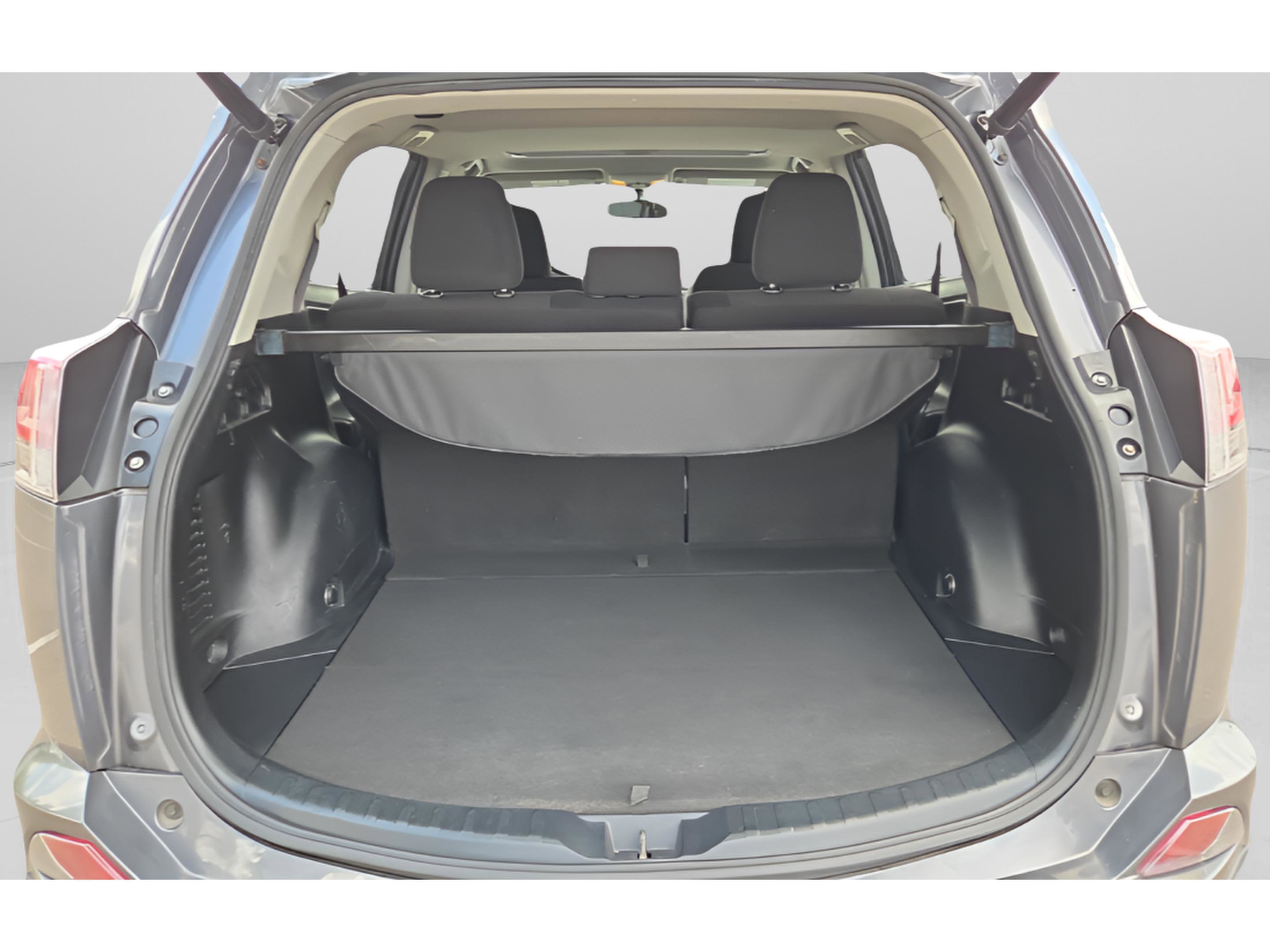 Used 2016 Toyota RAV4 XLE FWD image 9