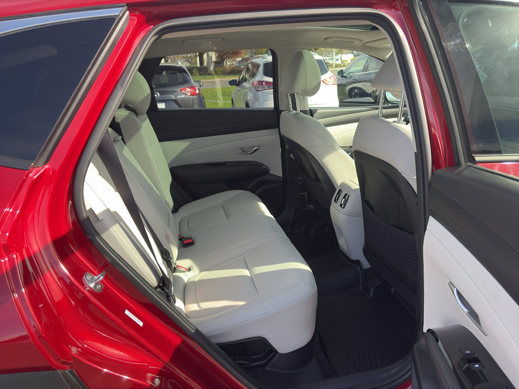 Used 2025 Hyundai Tucson Limited AWD/4WD image 17