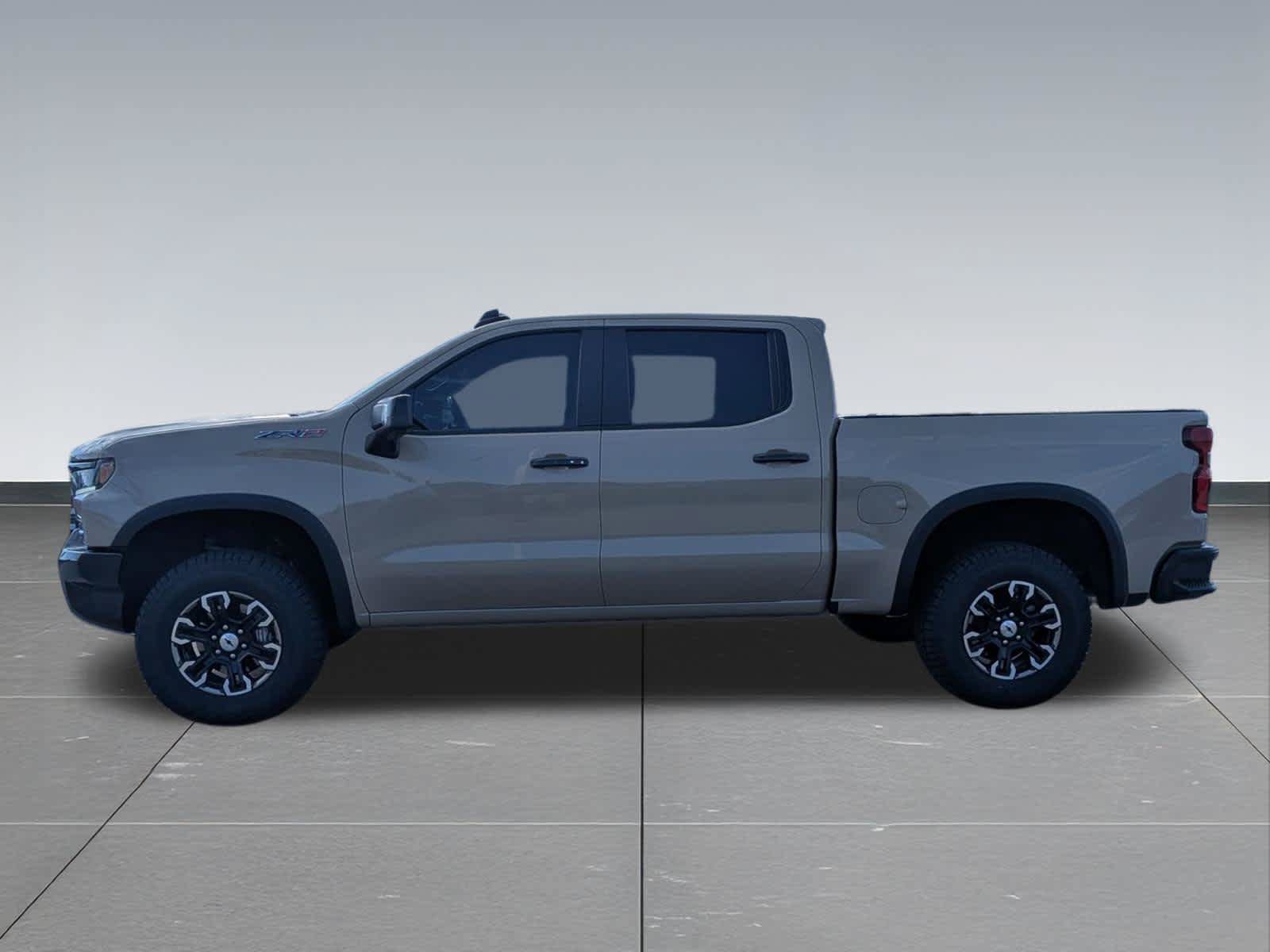 Used 2022 Chevrolet Silverado 1500 ZR2 w/ Technology Package AWD/4WD image 3