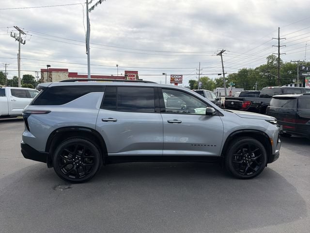 Used 2026 Chevrolet Traverse RS AWD/4WD image 2