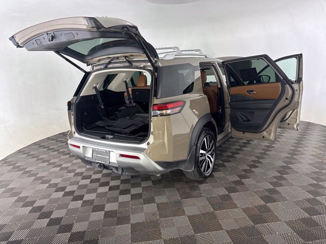 Certified 2025 Nissan Pathfinder Platinum AWD/4WD image 14