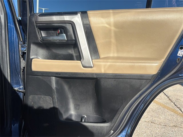 Used 2016 Toyota 4Runner SR5 Premium image 42