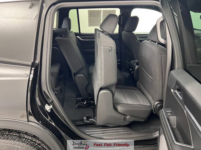 Used 2025 GMC Acadia Elevation FWD image 41