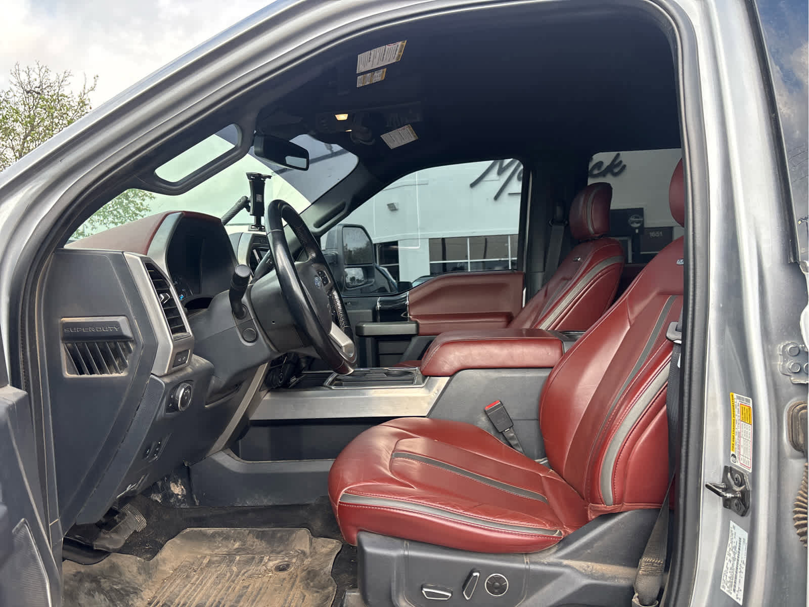 Used 2022 Ford F250 Platinum w/ FX4 Off-Road Package image 5