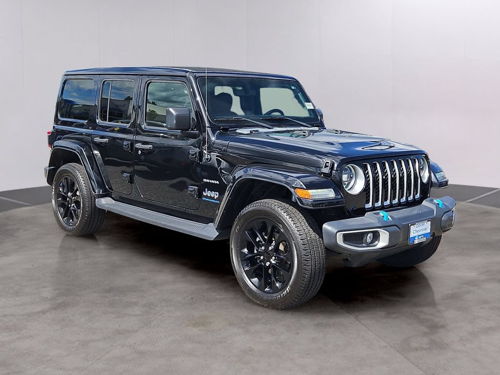 Used 2023 Jeep Wrangler Unlimited Sahara w/ Cold Weather Group AWD/4WD image 3