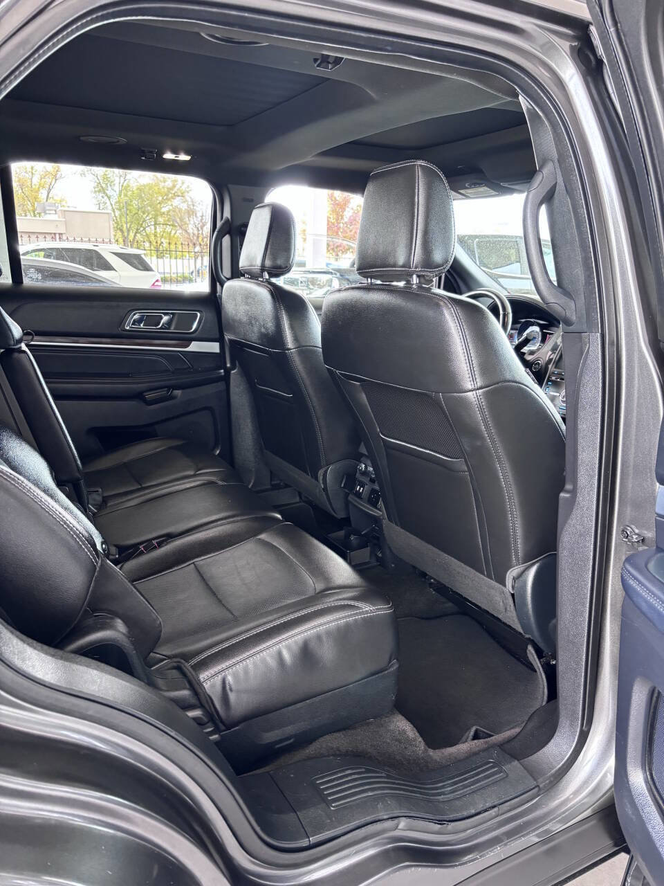 Used 2018 Ford Explorer Limited image 20