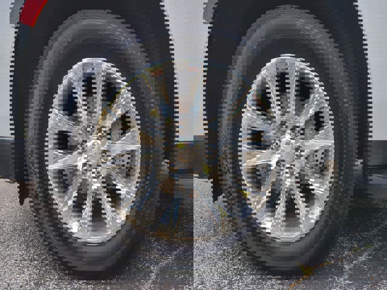 Used 2024 Chevrolet Suburban Premier RWD image 14