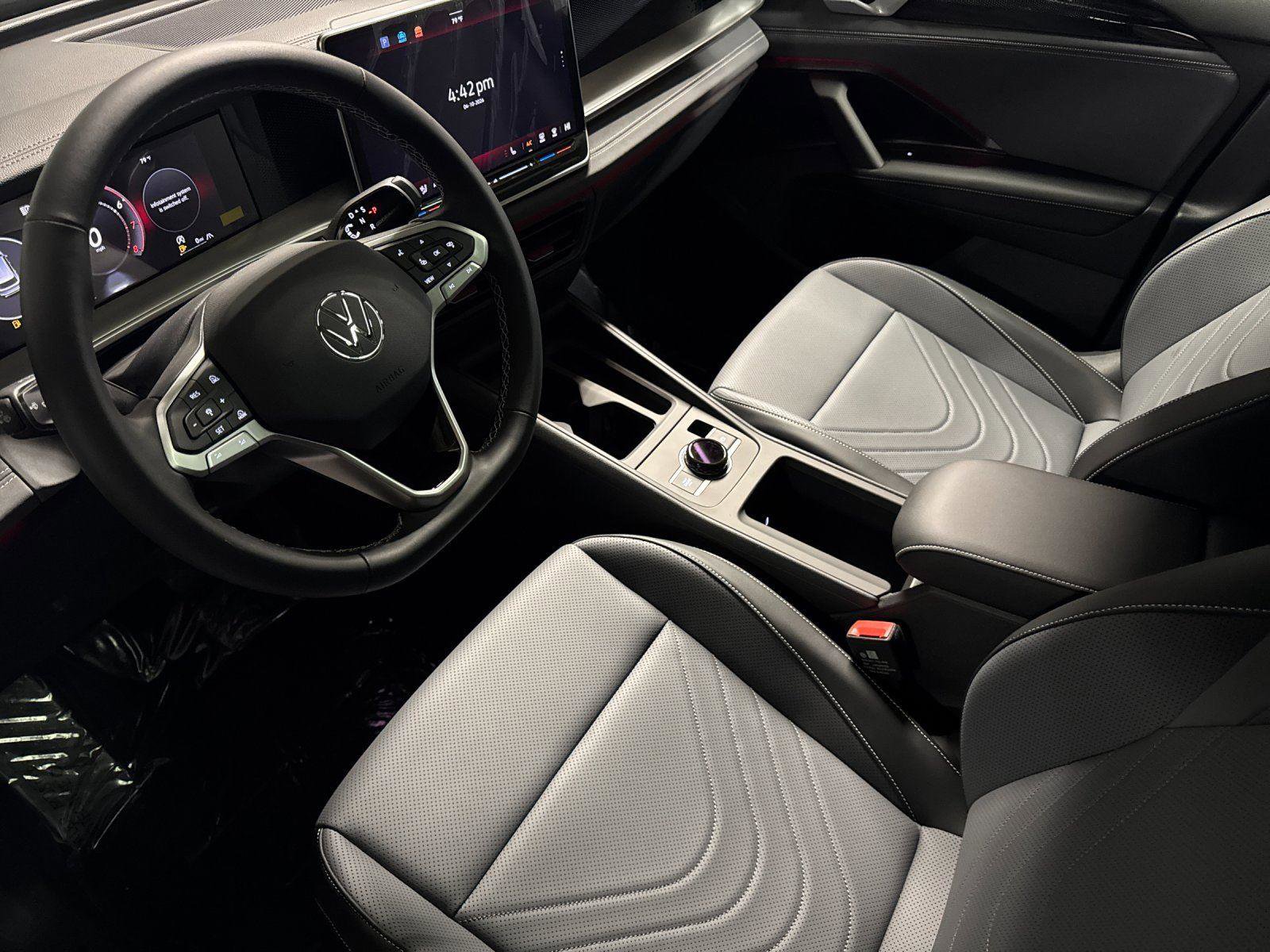 New 2026 Volkswagen Tiguan SE image 9