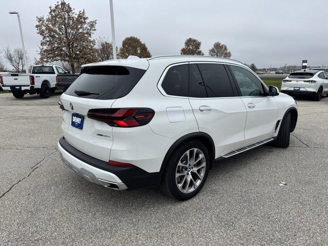 Used 2025 BMW X5 xDrive50e image 9