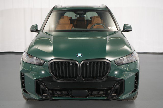 Used 2026 BMW X5 xDrive50e w/ M Sport Package AWD/4WD image 4