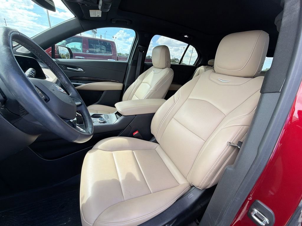 Used 2024 Cadillac XT4 Premium Luxury FWD image 12