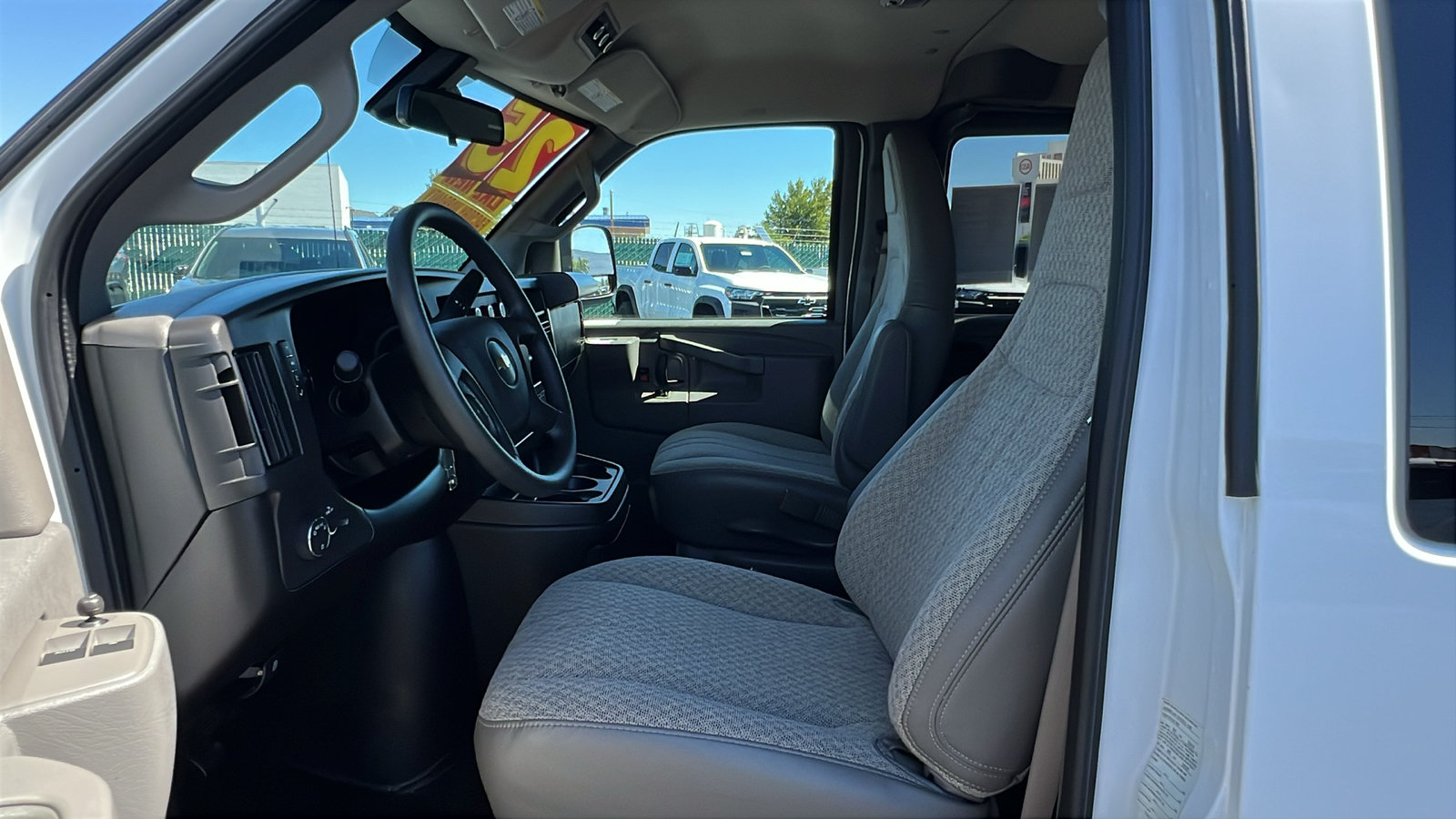 Certified 2025 Chevrolet Express 3500 LT w/ LT Preferred Equipment Group RWD image 26