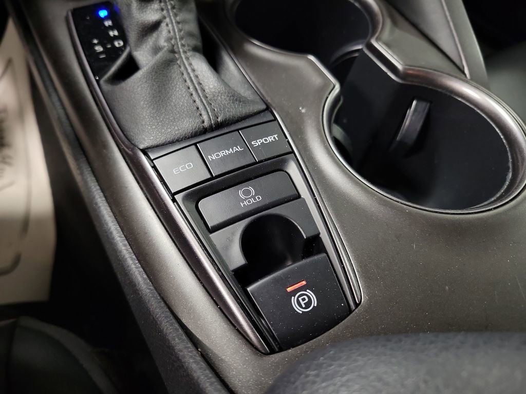 Used 2023 Toyota Camry SE image 16