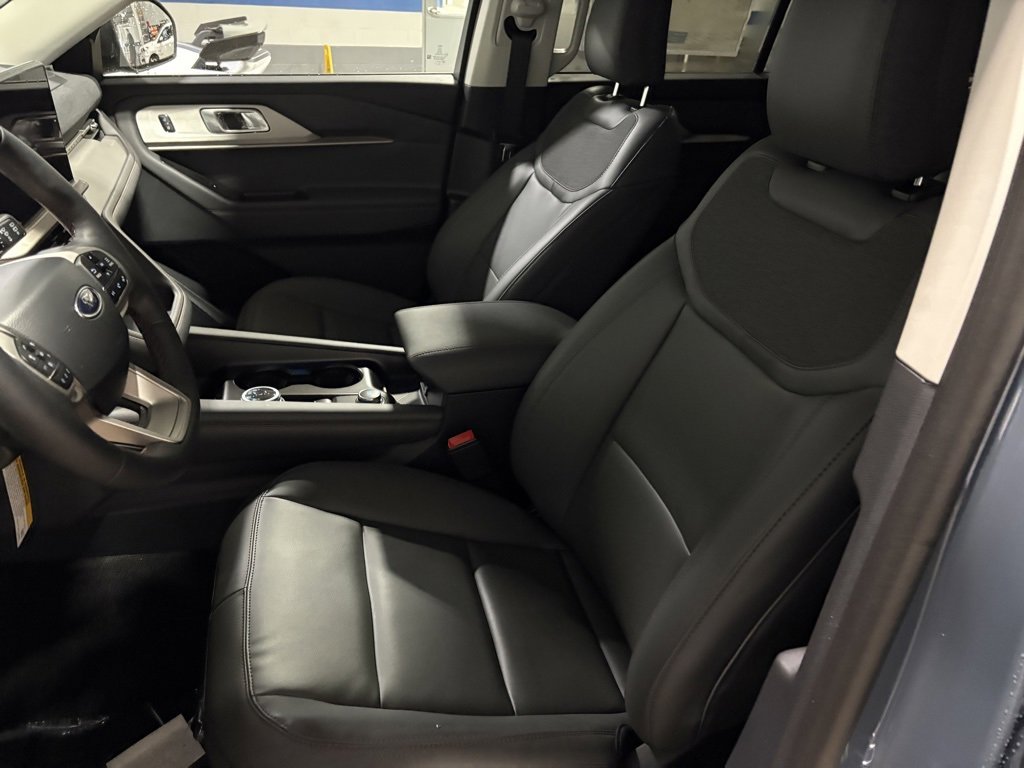New 2026 Ford Explorer Active w/ Active Comfort Package image 11