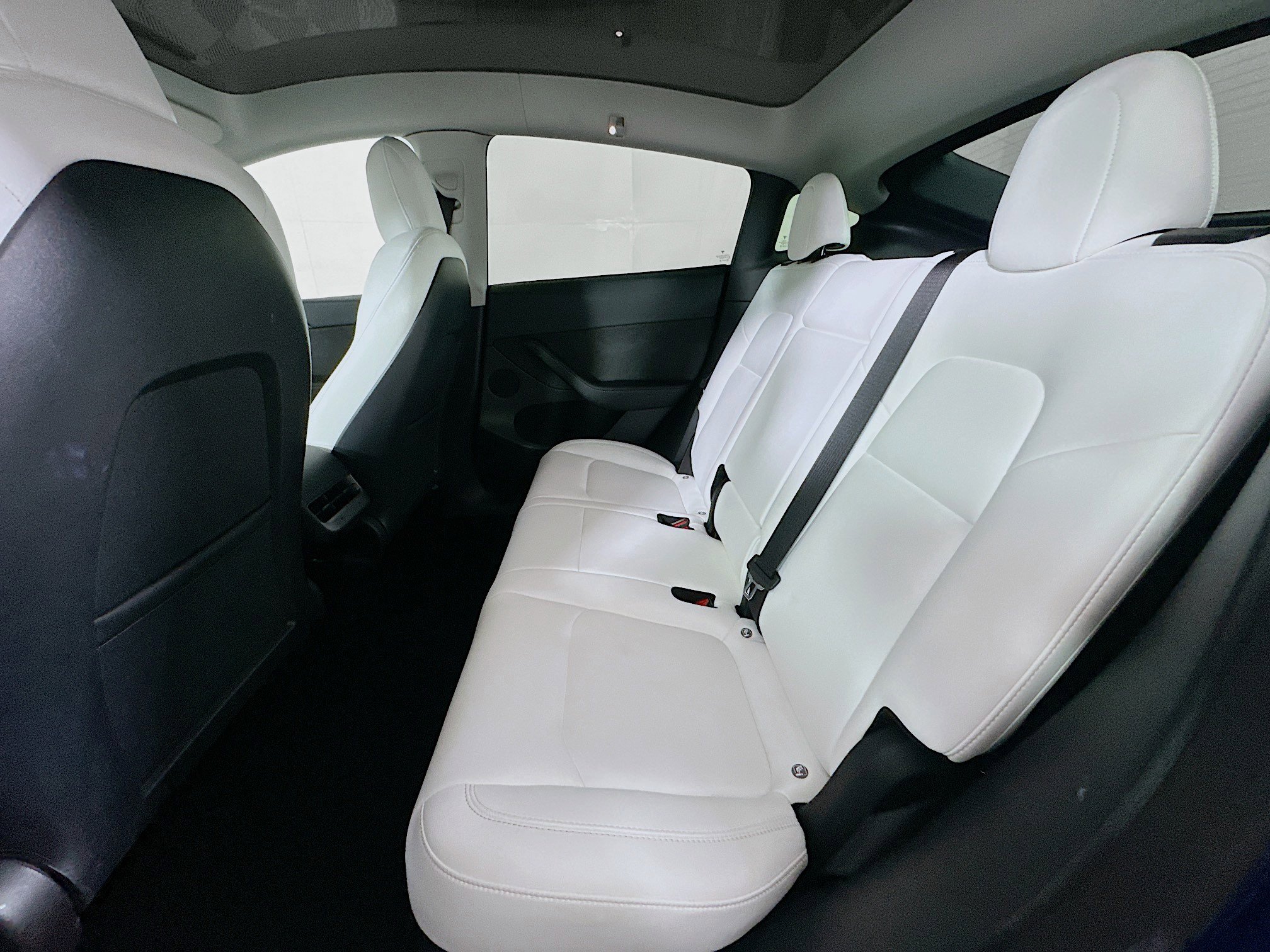 Used 2022 Tesla Model Y Long Range image 28