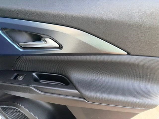 Used 2026 Chevrolet Equinox EV LT w/ Active Safety Package 3 FWD image 33