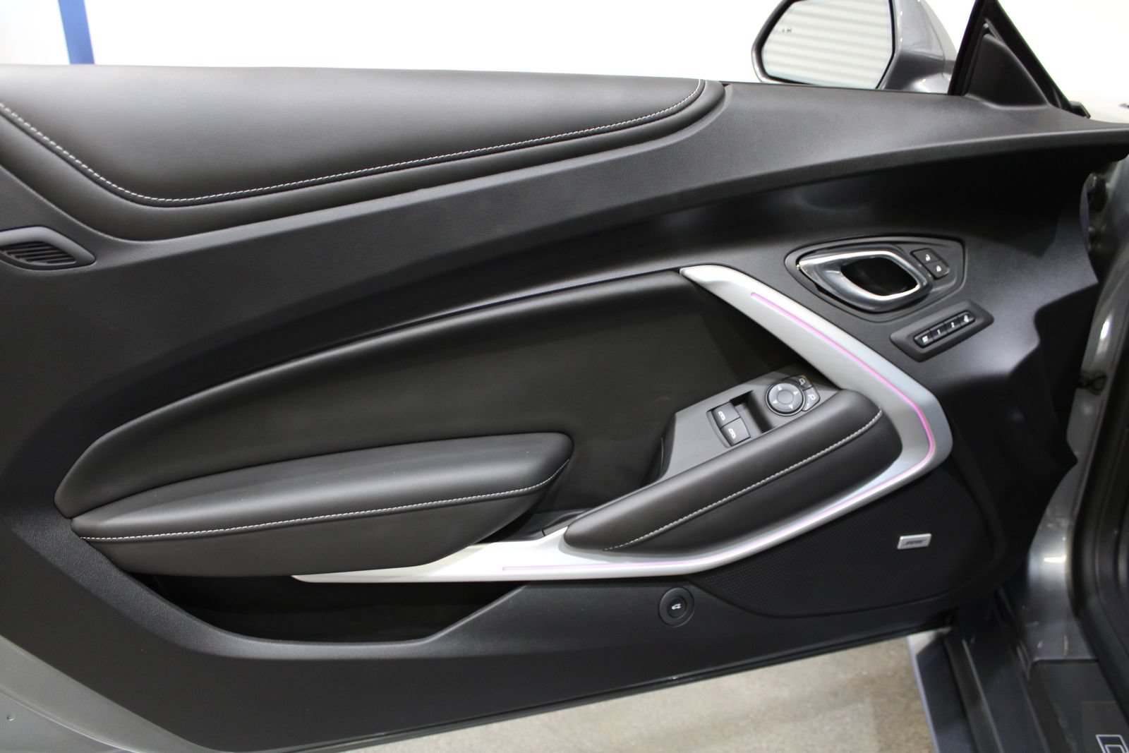 Used 2019 Chevrolet Camaro SS w/ LPO, Ground Effects Package RWD image 25