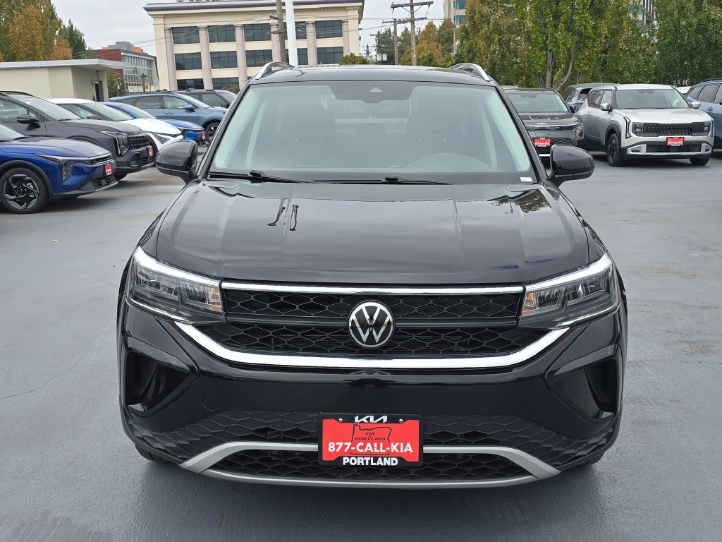 Used 2023 Volkswagen Taos SE AWD/4WD image 8