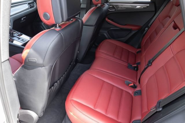 Used 2025 Porsche Macan S AWD/4WD image 17