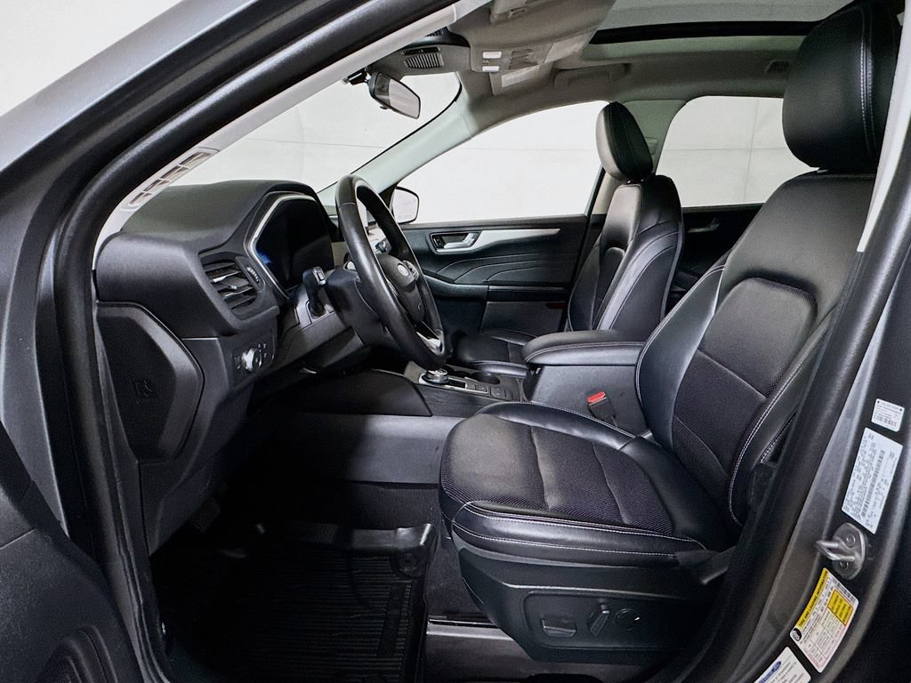 Used 2022 Ford Escape SEL w/ Technology Package AWD/4WD image 18