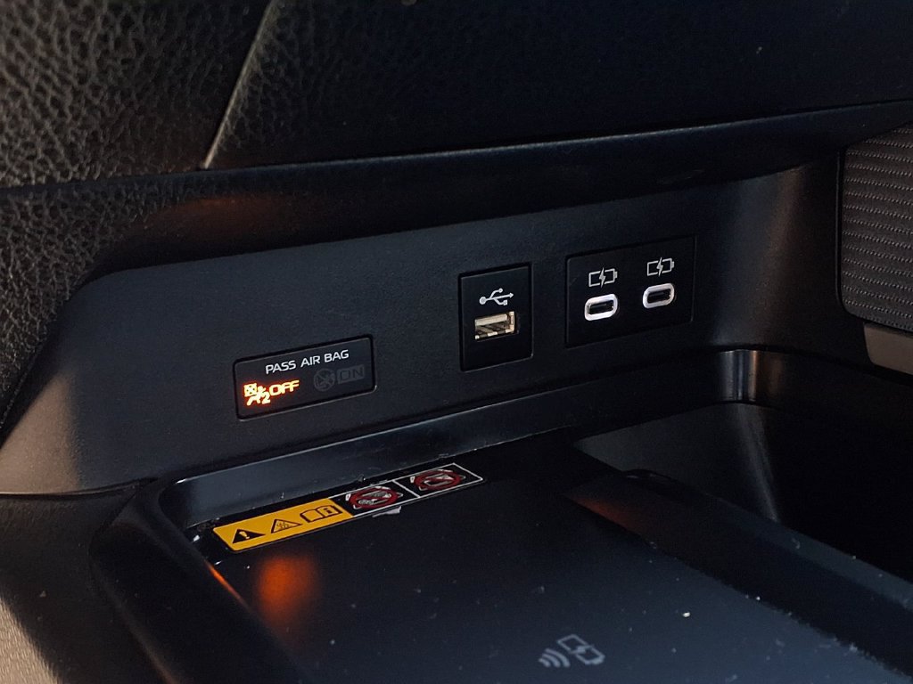 Certified 2025 Toyota Camry SE FWD image 13