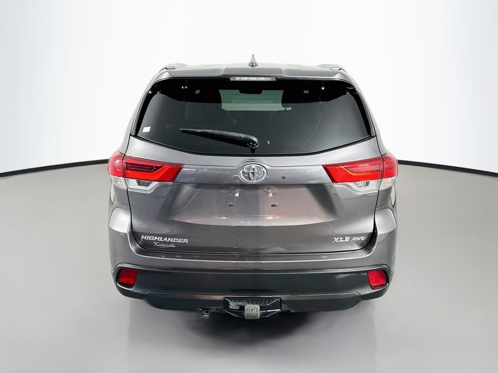 Used 2019 Toyota Highlander XLE AWD/4WD image 6
