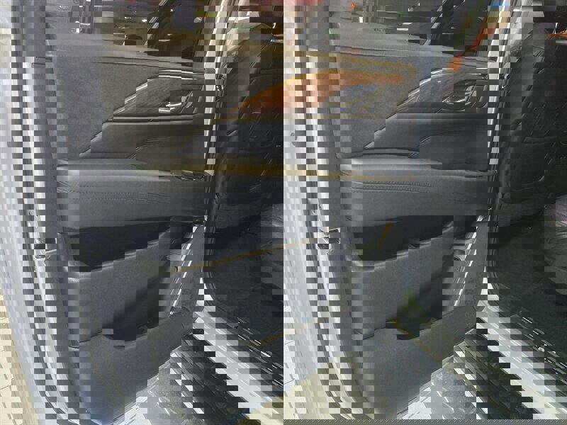 Used 2017 Cadillac Escalade ESV Premium Luxury image 10