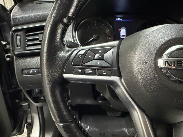 Used 2020 Nissan Rogue SV w/ Premium Package image 17