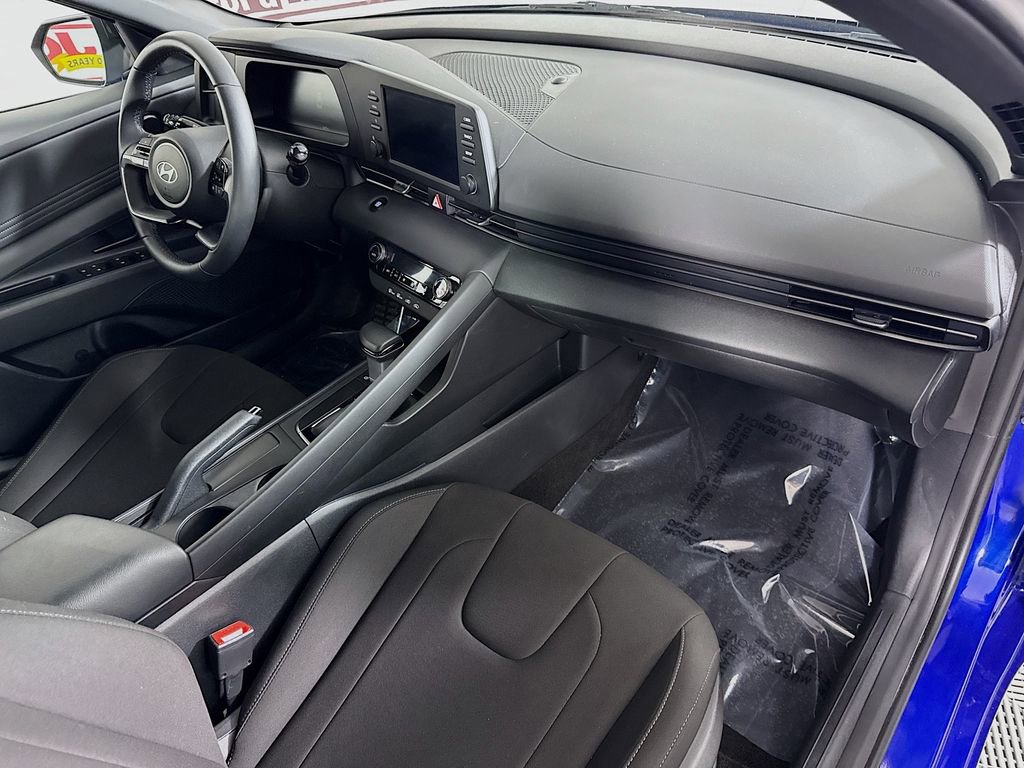 Certified 2025 Hyundai Elantra Sport FWD image 30