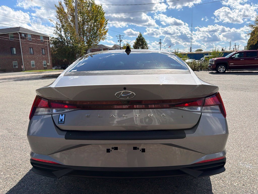Used 2021 Hyundai Elantra SEL FWD image 6