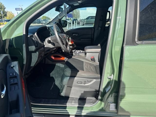 Used 2025 Nissan Frontier Pro-X w/ Pro Convenience Package RWD image 9
