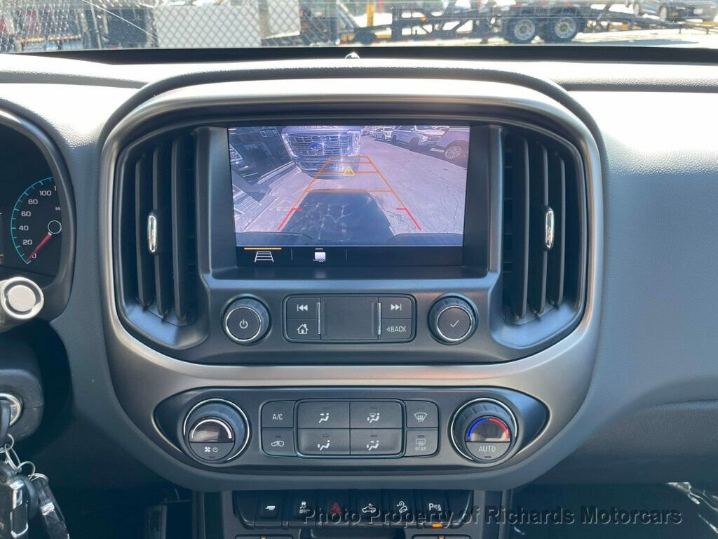 Used 2022 Chevrolet Colorado Z71 w/ Z71 Midnight Edition image 16