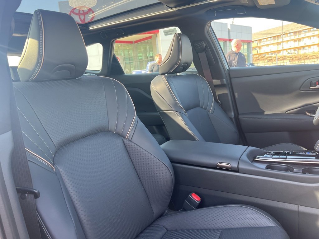 New 2025 Toyota Crown Signia image 9