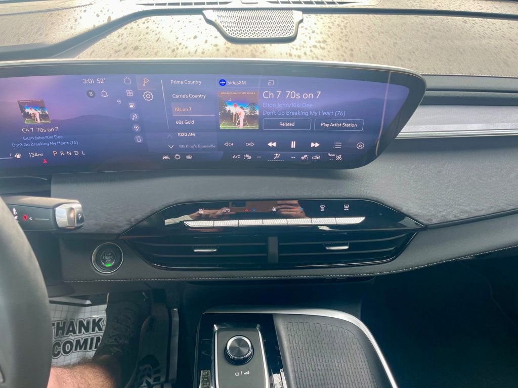 Used 2025 Buick Enclave Sport Touring image 16