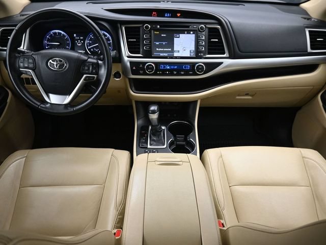 Used 2018 Toyota Highlander XLE w/ Protection Package #3 AWD/4WD image 23