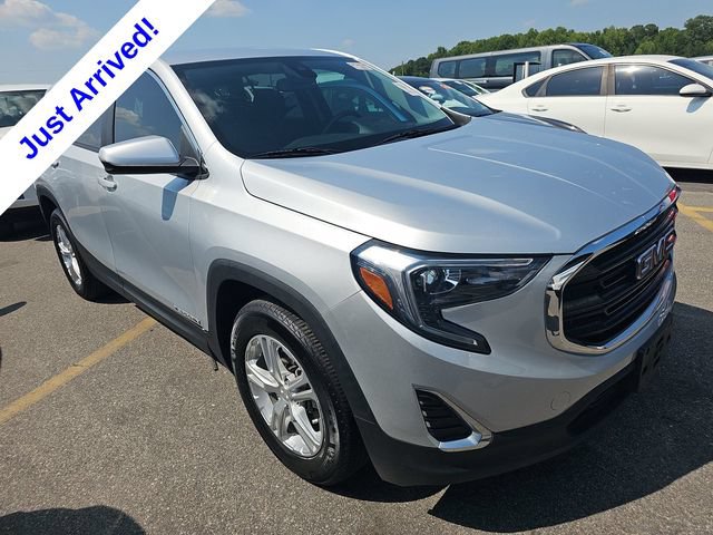 Used 2021 GMC Terrain SLE FWD image 2