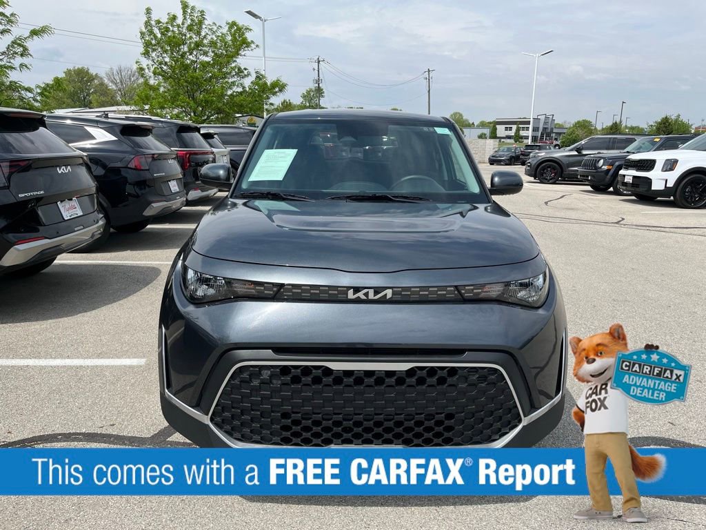 Used 2025 Kia Soul LX w/ LX Technology Package FWD image 2