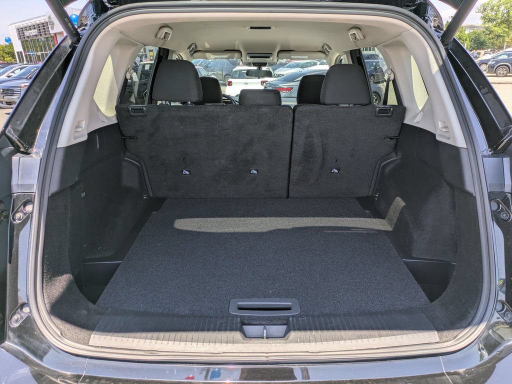 Certified 2025 Nissan Rogue SV FWD image 14