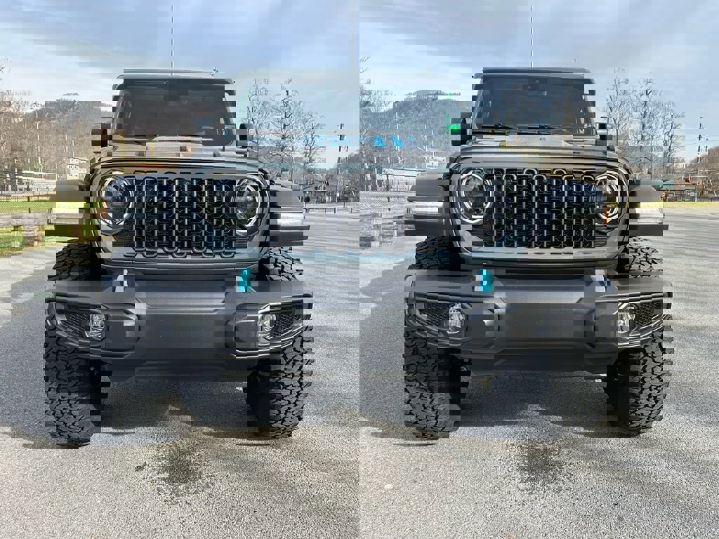 Used 2024 Jeep Wrangler Unlimited Rubicon w/ XTREMEE 35" Tire Package image 10