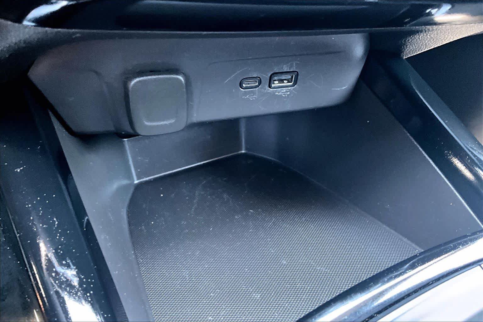 Used 2025 Chevrolet Trax LT FWD image 35