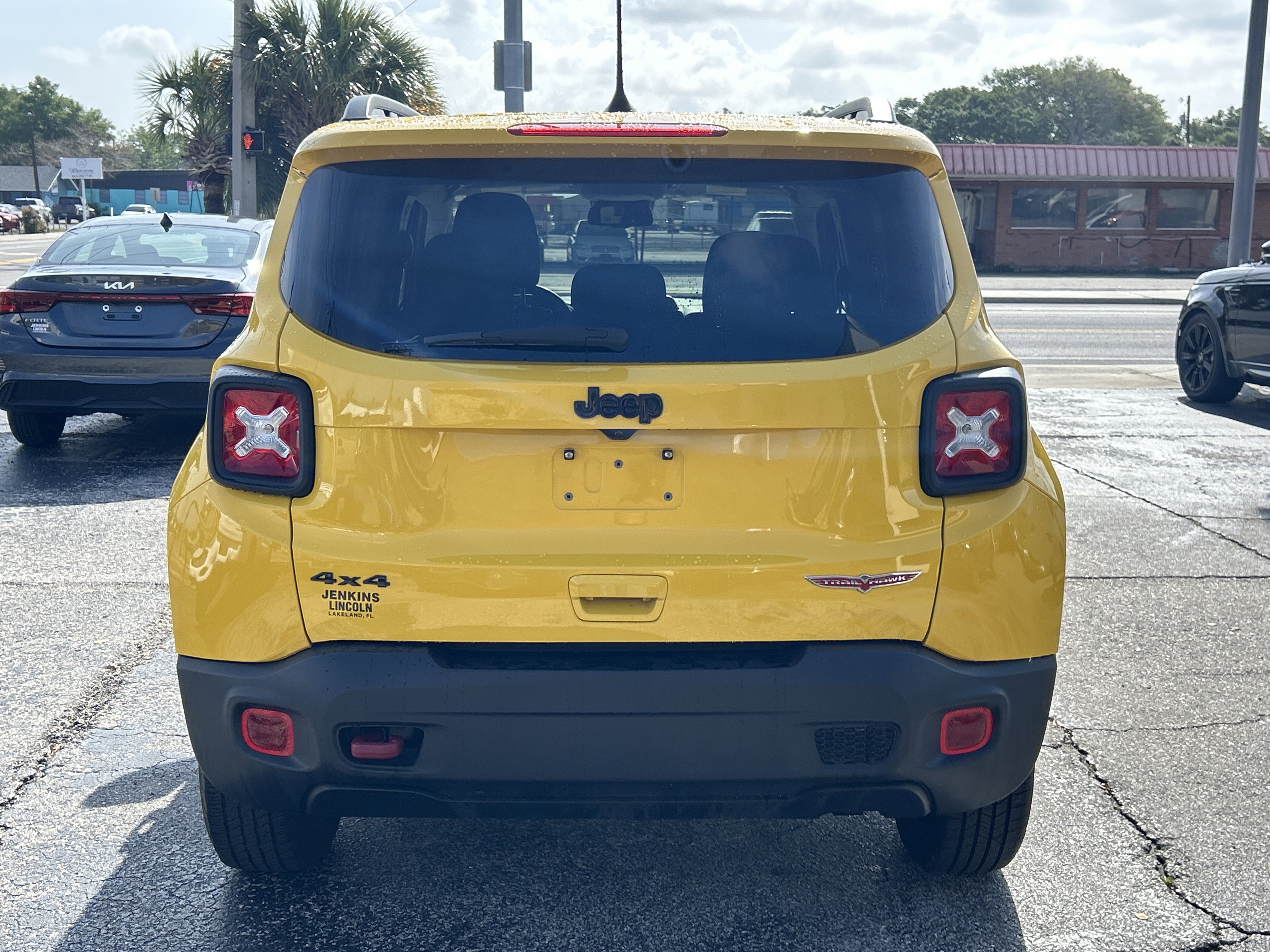 Used 2023 Jeep Renegade Trailhawk AWD/4WD image 4