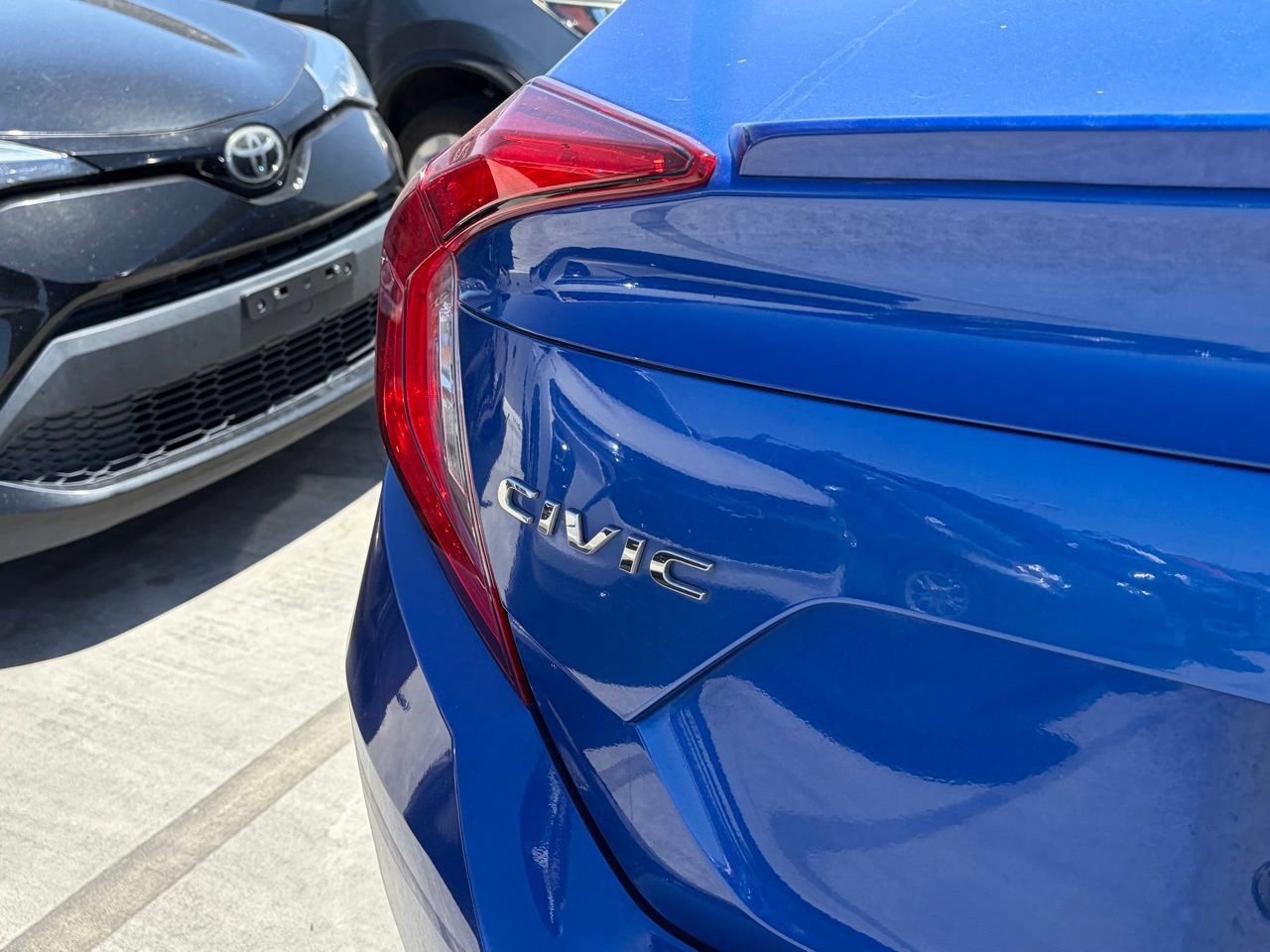 Used 2020 Honda Civic EX image 4