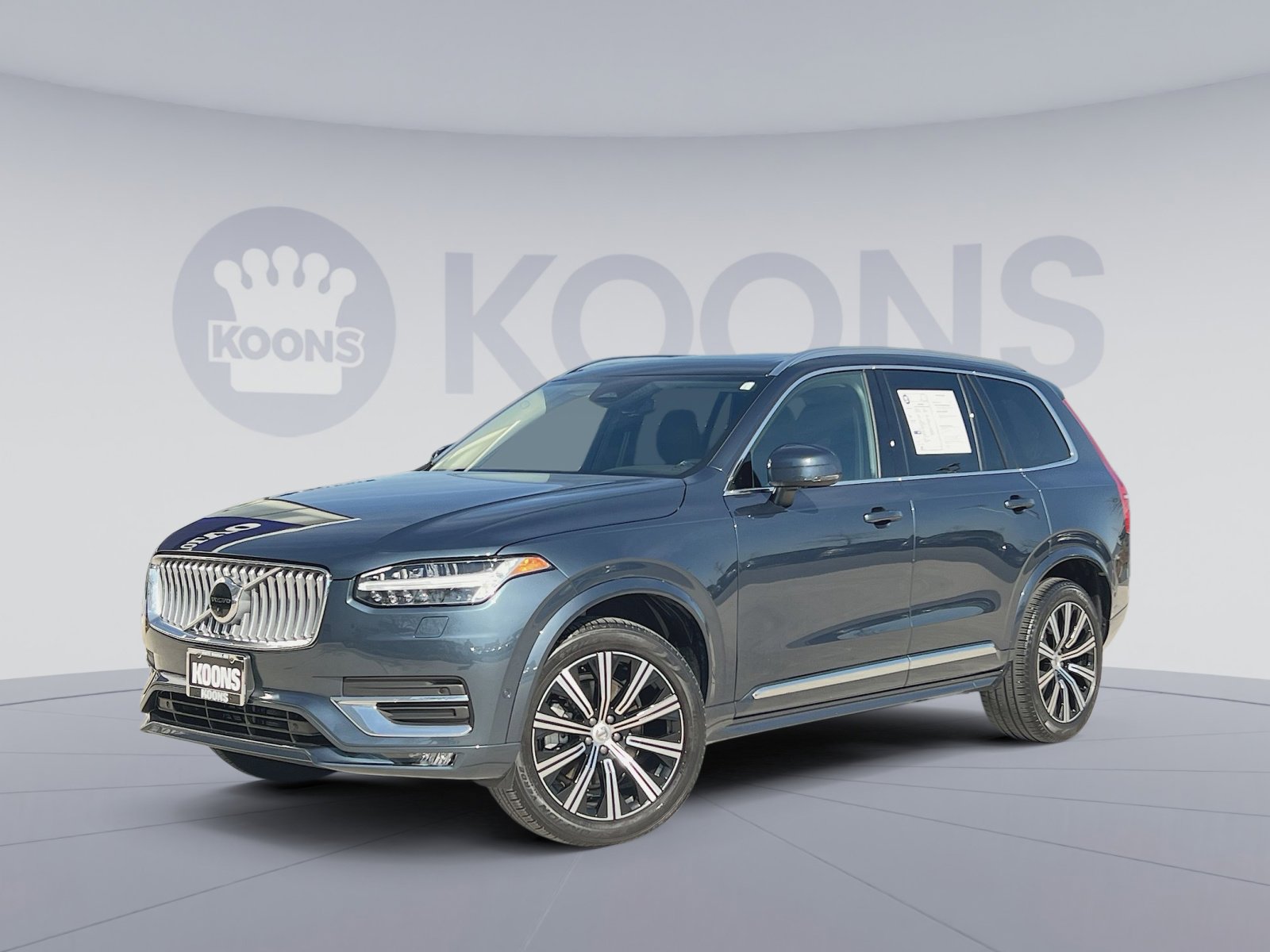 Used 2023 Volvo XC90 B6 Plus image 1