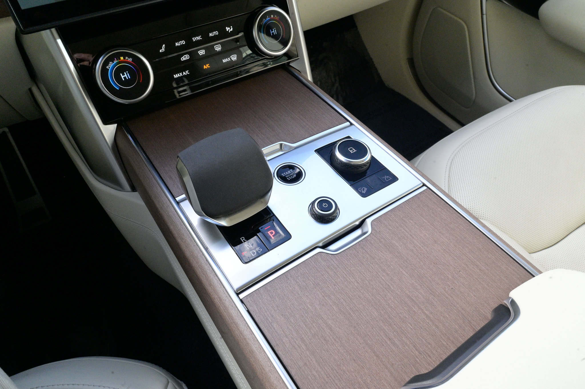 Used 2023 Land Rover Range Rover Autobiography image 26