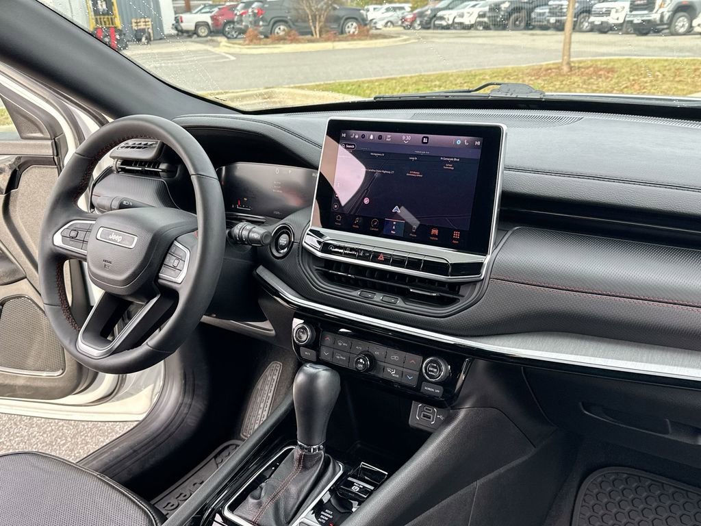 Used 2023 Jeep Compass Trailhawk w/ Trailhawk Elite Group image 27