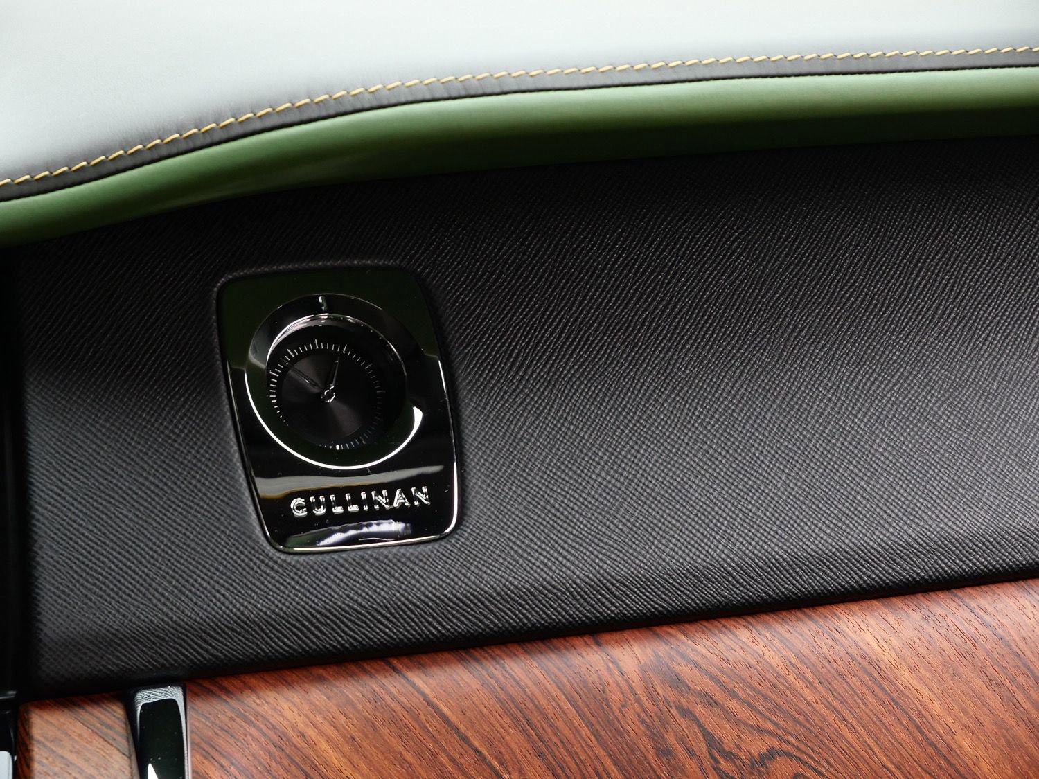 Certified 2023 Rolls-Royce Cullinan w/ Cullinan Package image 14