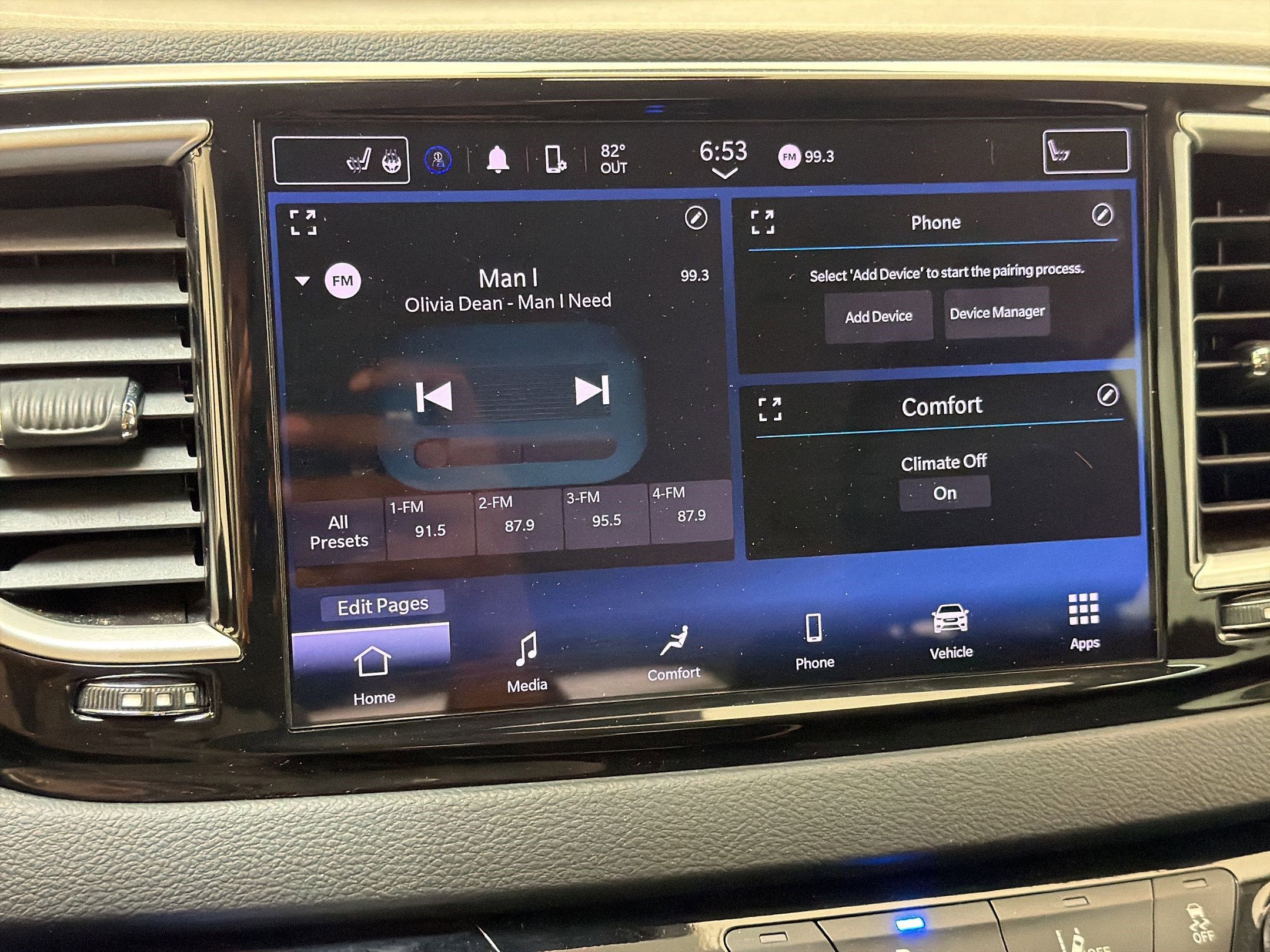 Used 2023 Chrysler Pacifica Touring-L FWD image 23